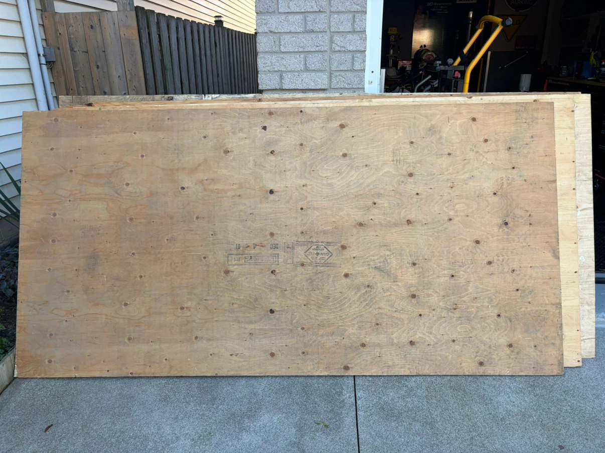 Plywood Sheets 4’ x 8’