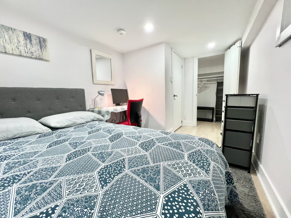 FULLY FURNISHED PRIVATE ROOM - photo 2