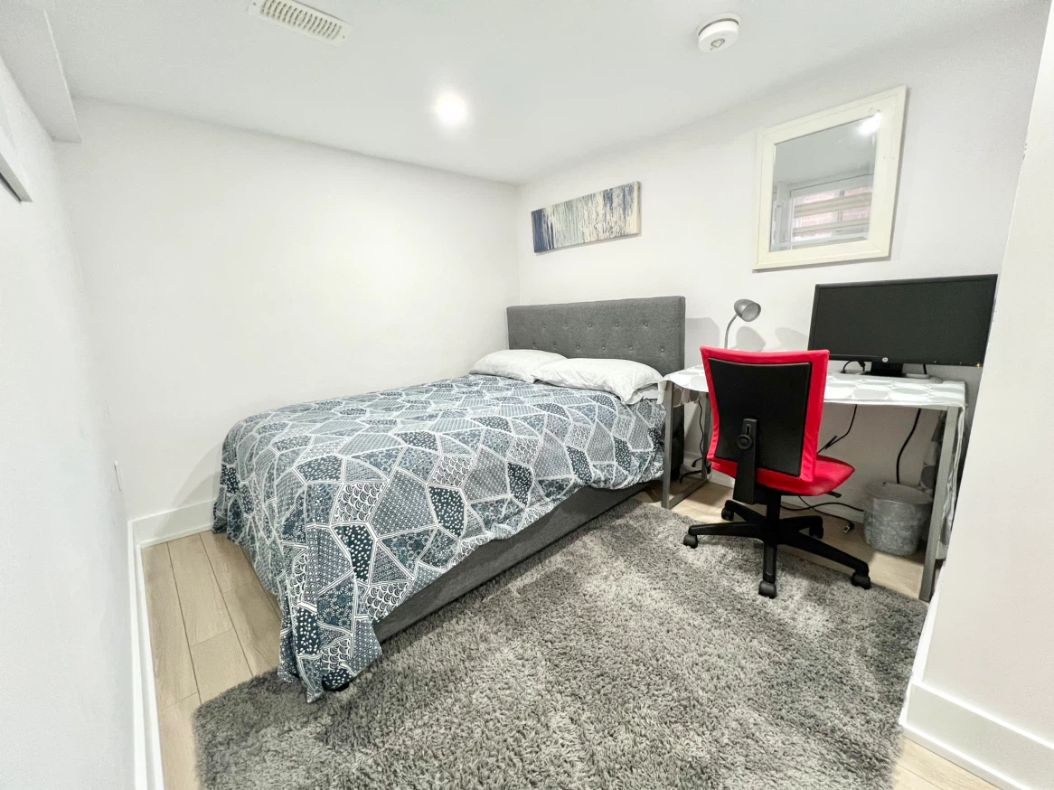 FULLY FURNISHED PRIVATE ROOM - photo 3