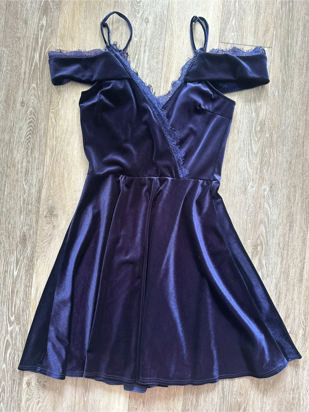 LULUS Navy Purple Velvet Off-Shoulder Dress M