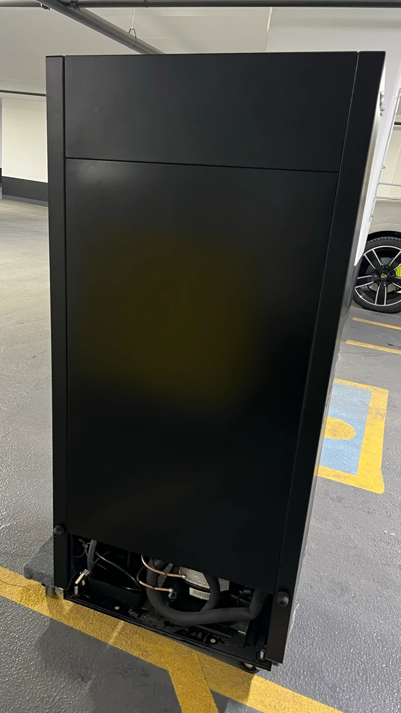 True Manufacturing Glass Door Merchandiser Fridge - photo 5