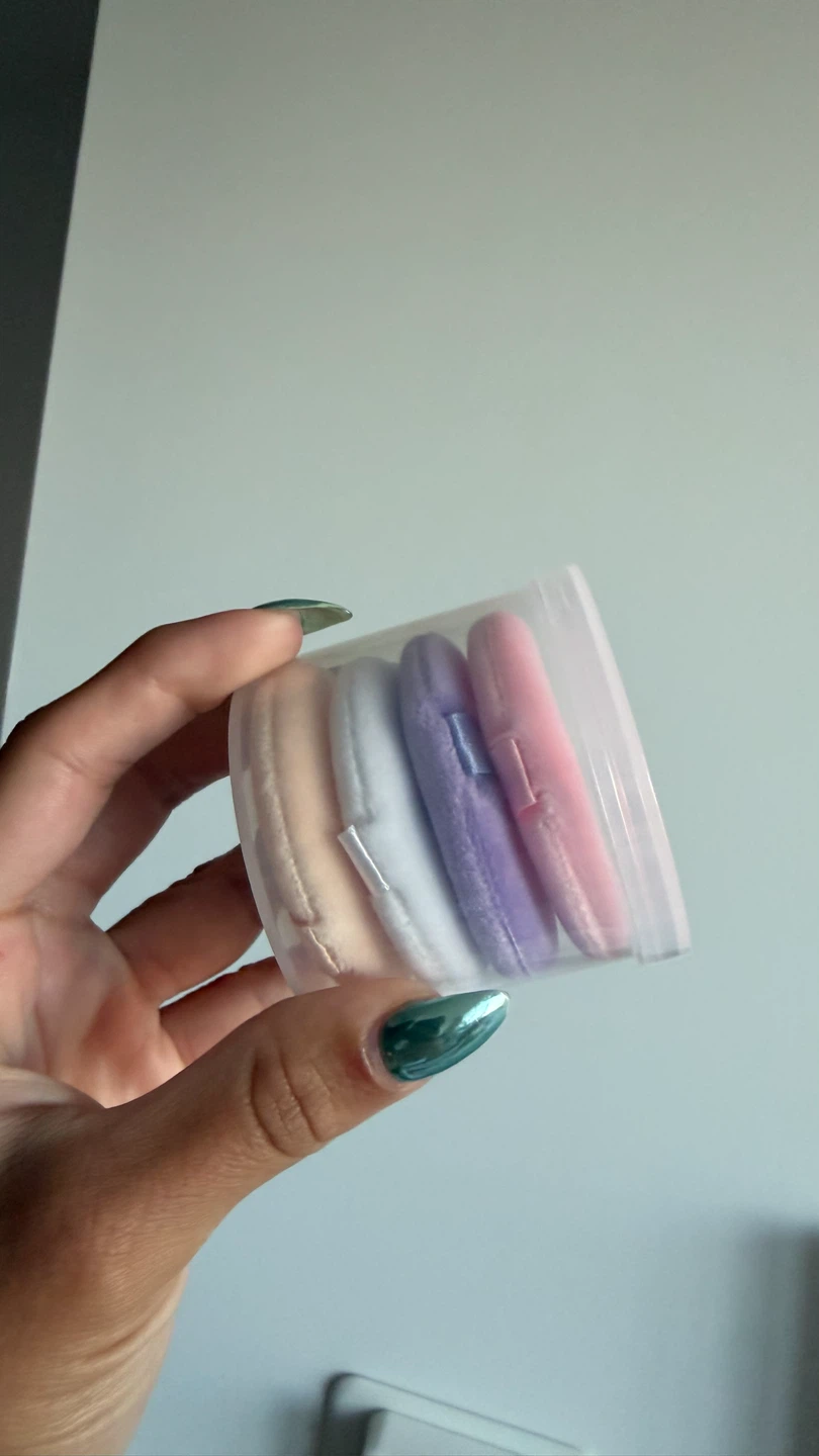 Set of 4 Pastel Makeup Puffs - photo 2