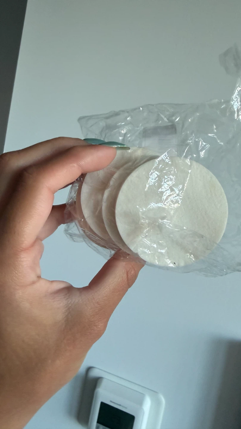 Set of Round Makeup Remover Pads