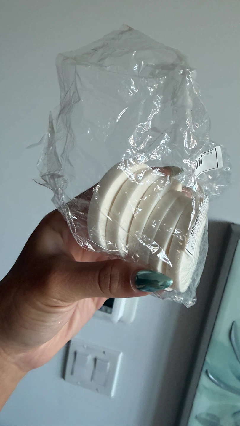 Set of Round Makeup Remover Pads - photo 2