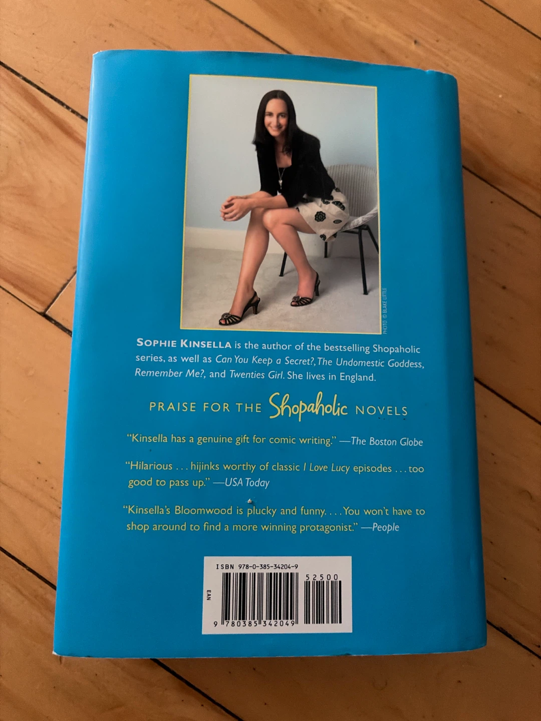 Mini Shopaholic by Sophie Kinsella - photo 2