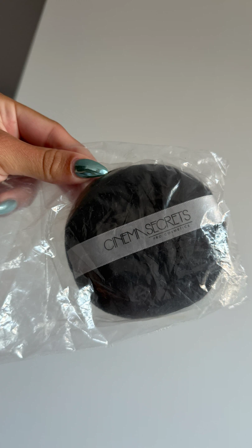 Cinema Secrets Pro Cosmetics Powder Puff