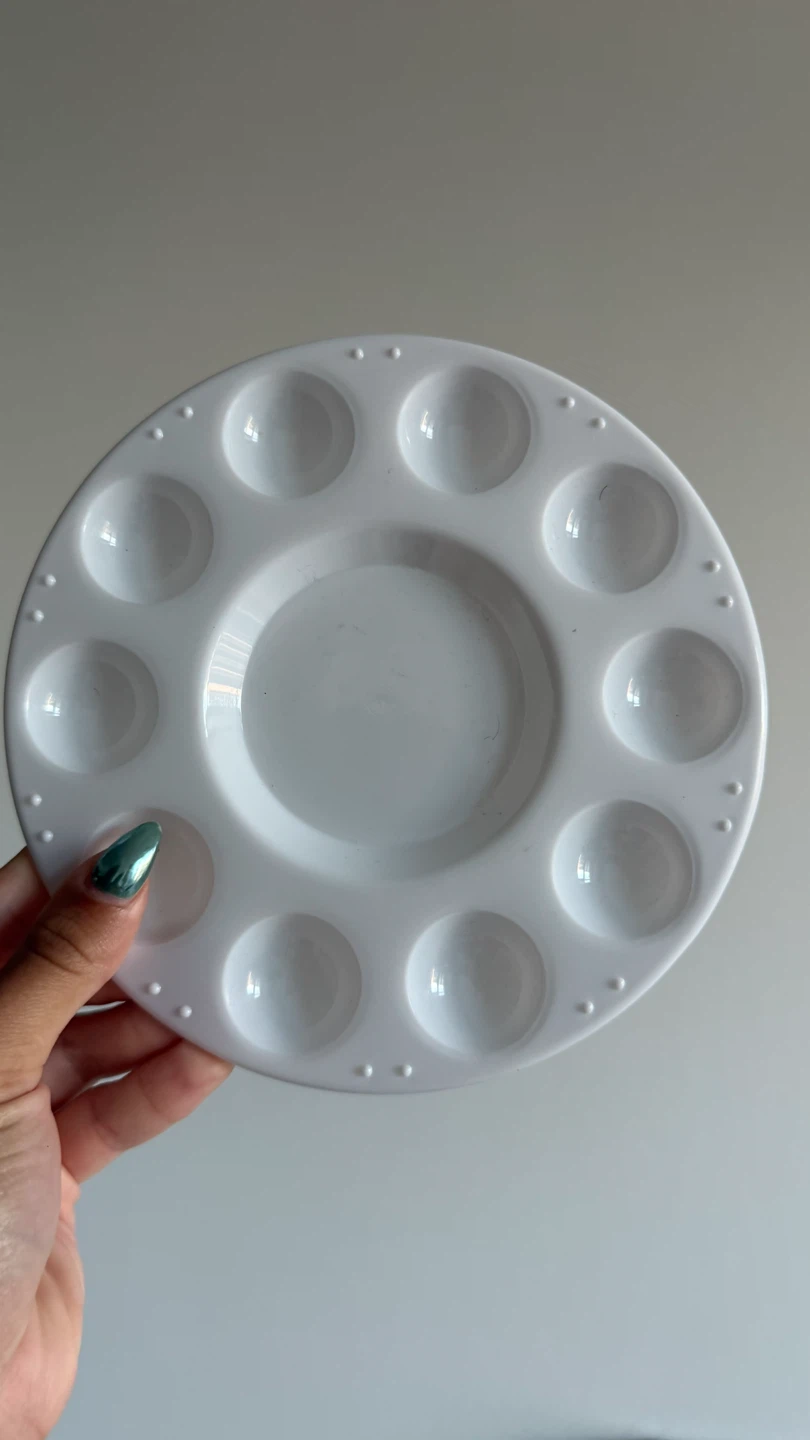 Round Plastic Paint Palette