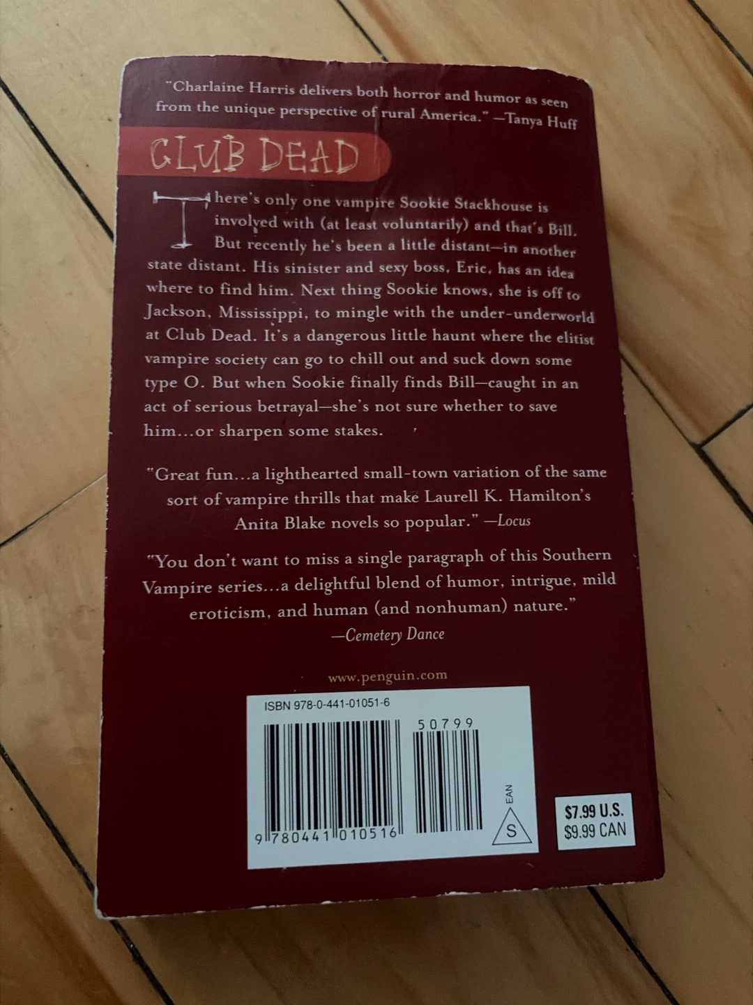 Club Dead by Charlaine Harris - photo 2