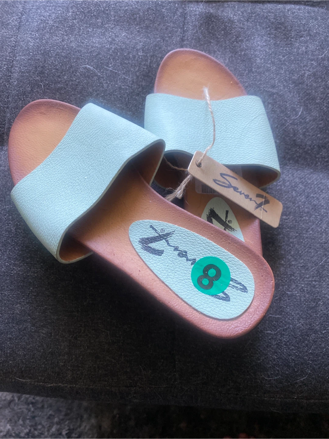 Seven7 Slides - Size 8
