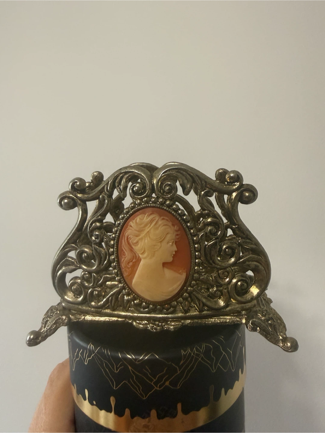 Vintage Metal Cameo Napkin Holder