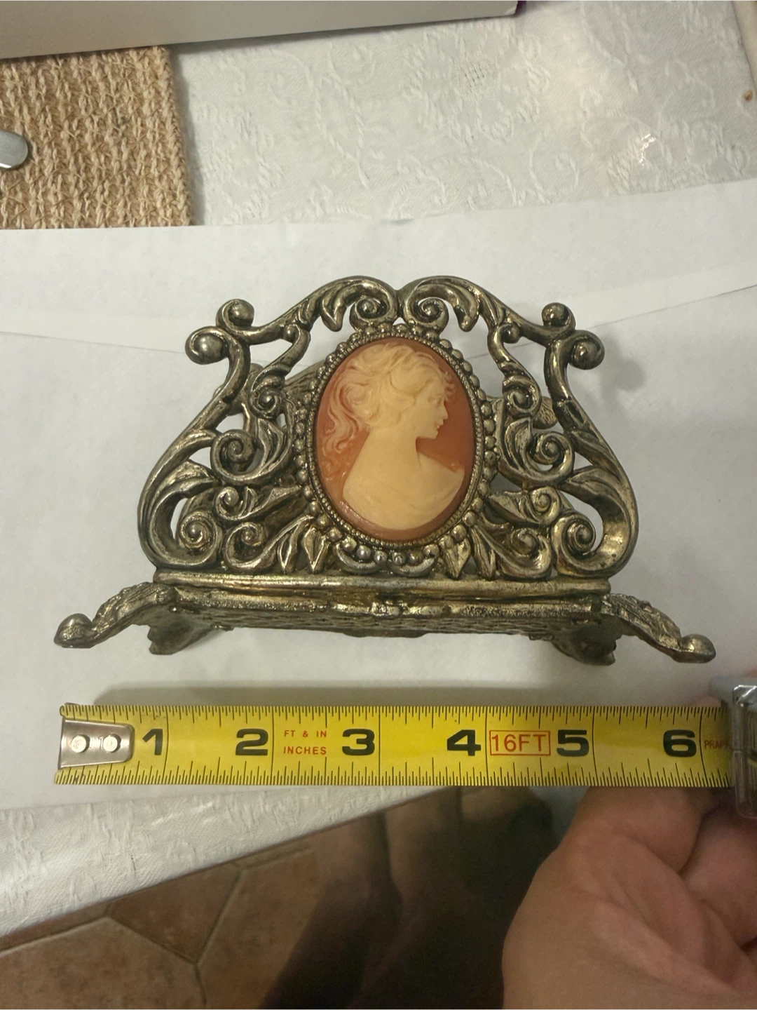 Vintage Metal Cameo Napkin Holder - photo 5