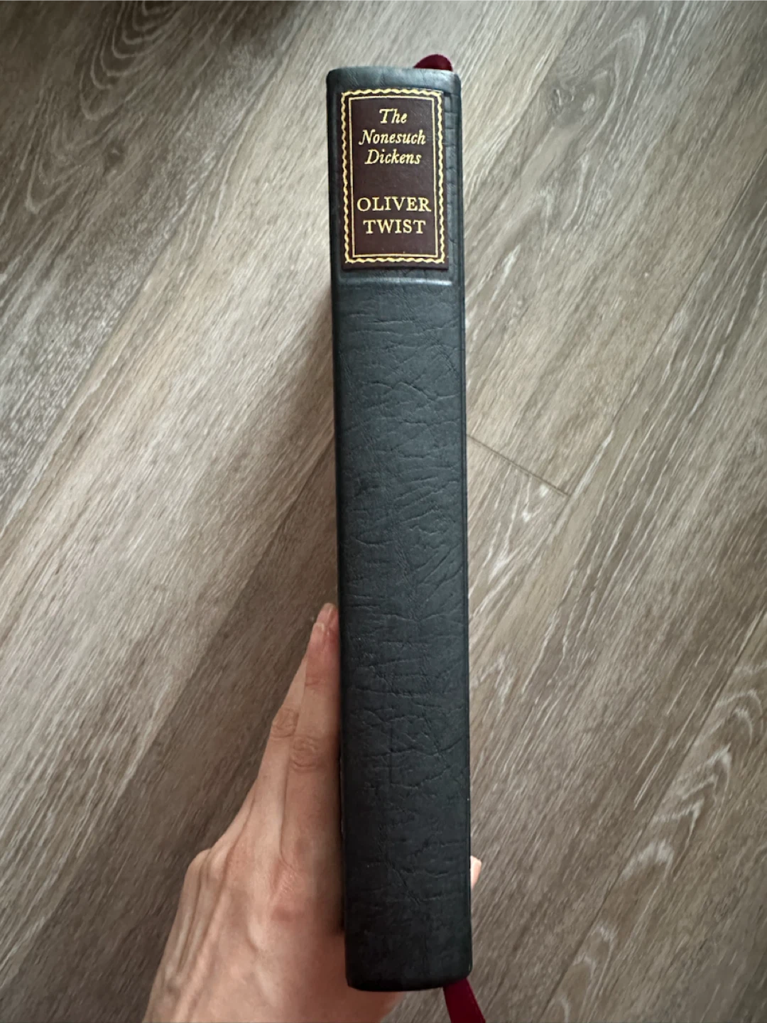 Oliver Twist by Charles Dickens - Nonesuch Edition - photo 2