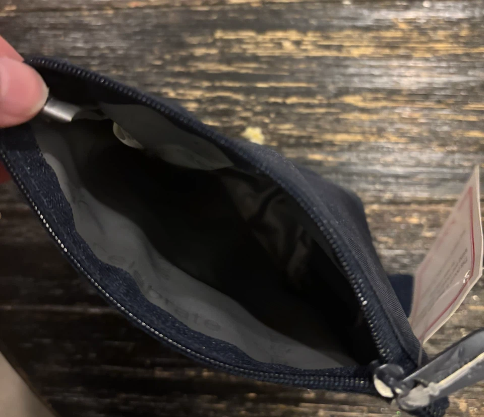 Thirty-One Shark Zipper Pouch - photo 2