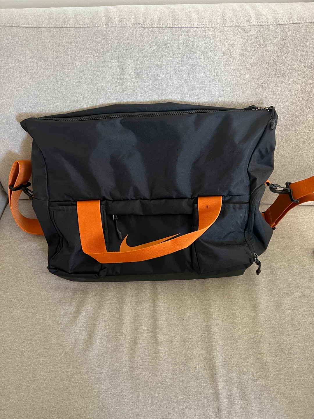 Nike black and orange duffel bag - photo 4