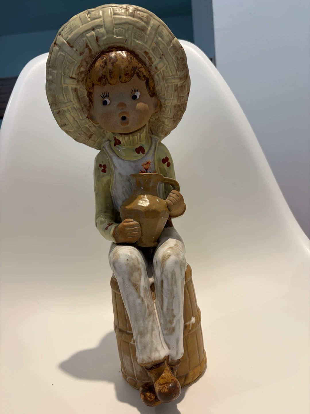Large Vintage Mann Ceramic Figurine with actual dried flowers - photo 2