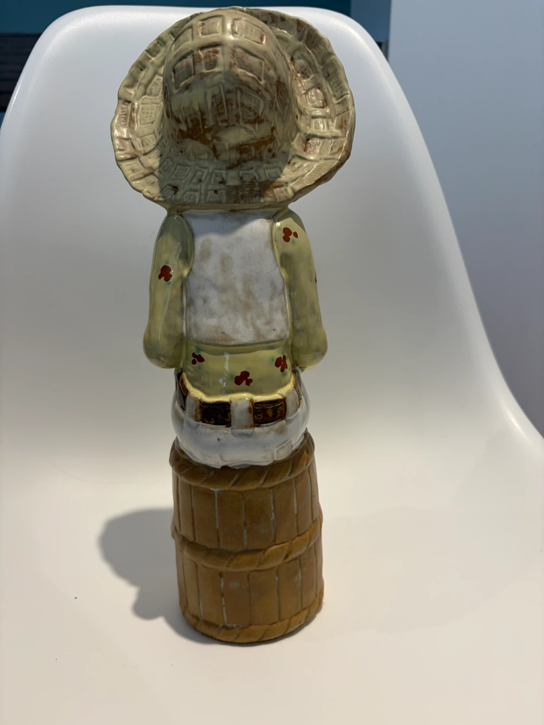 Large Vintage Mann Ceramic Figurine with actual dried flowers - photo 3