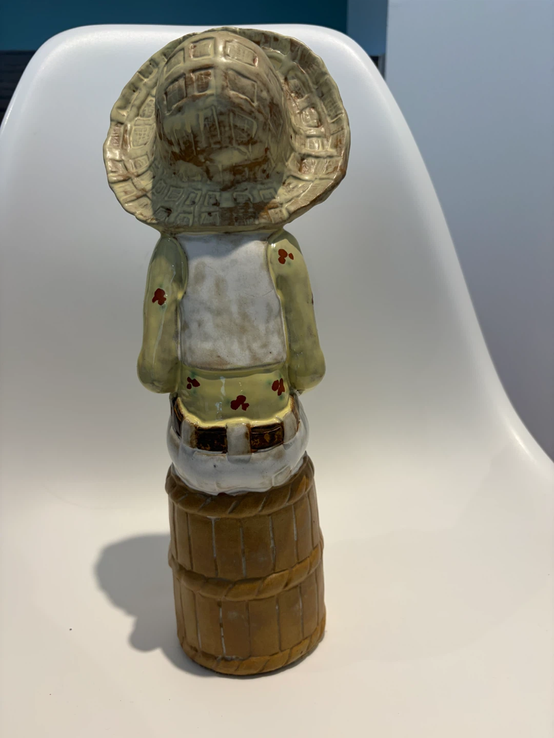 Large Vintage Mann Ceramic Figurine with actual dried flowers - photo 4