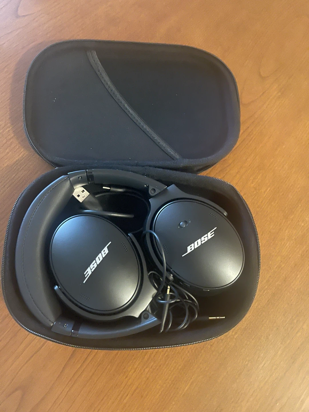 Bose Noise Cancelling Headphones with Case