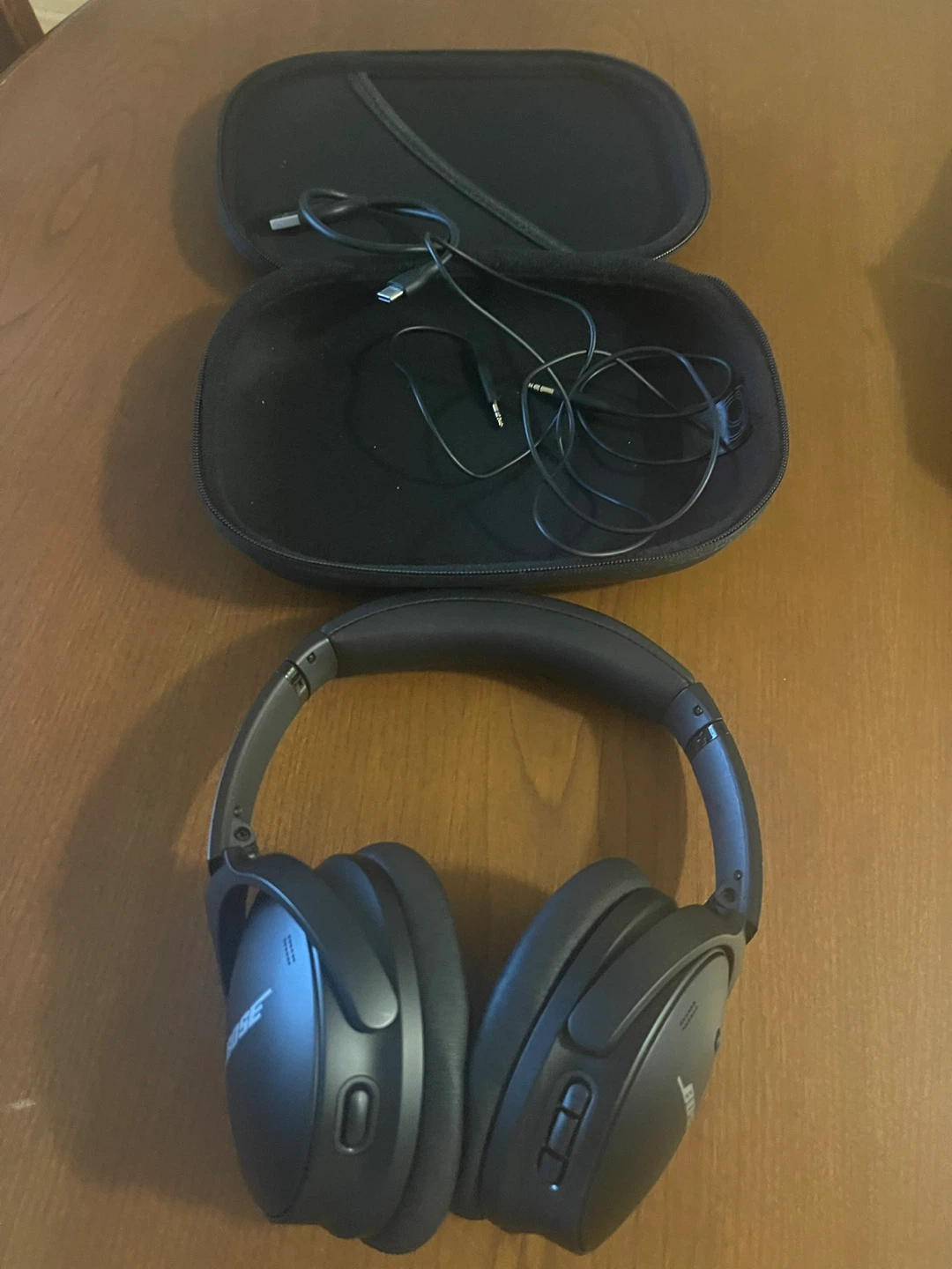 Bose Noise Cancelling Headphones with Case - photo 2