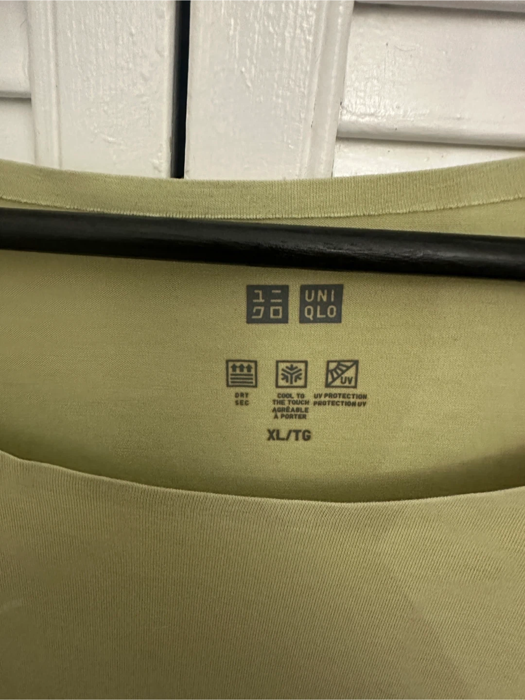 Uniqlo AIRism Long Sleeve Shirt - Light Green - photo 2