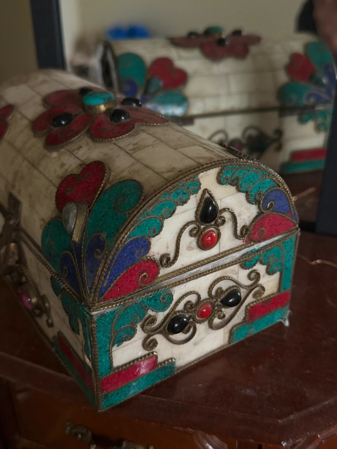 Assorted Jewellery Collection with Decorative Box - photo 3