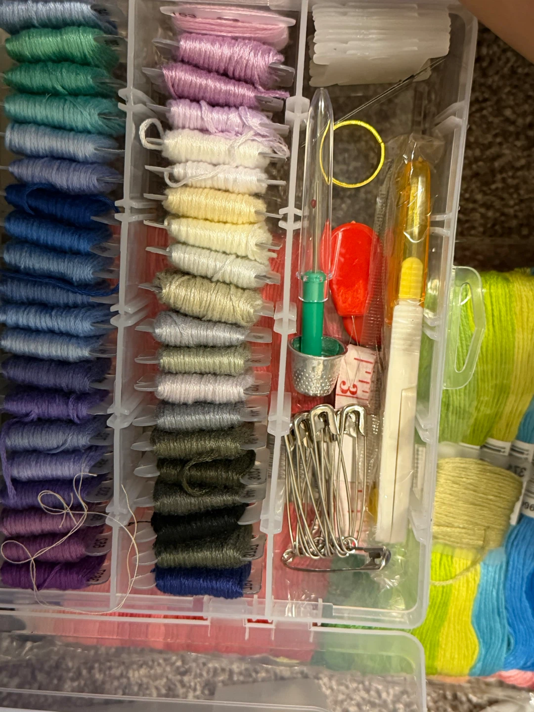 Inscraft 364 Pack Embroidery Floss Kit - photo 4