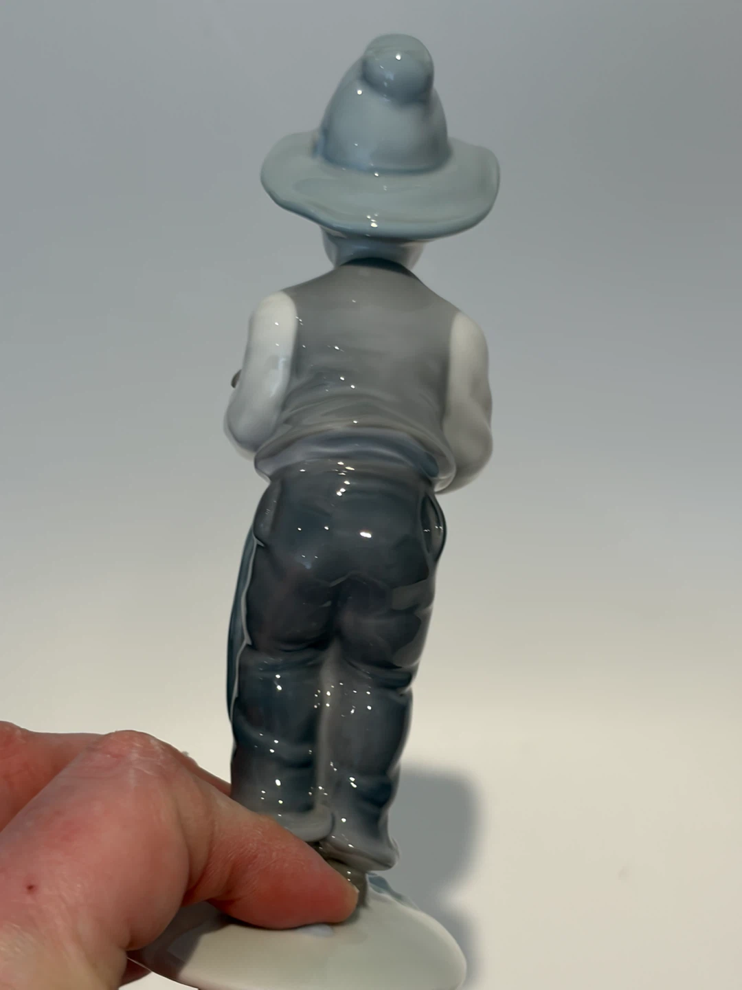 Metzler & Ortloff Porcelain Figurine Boy with Bird - photo 3