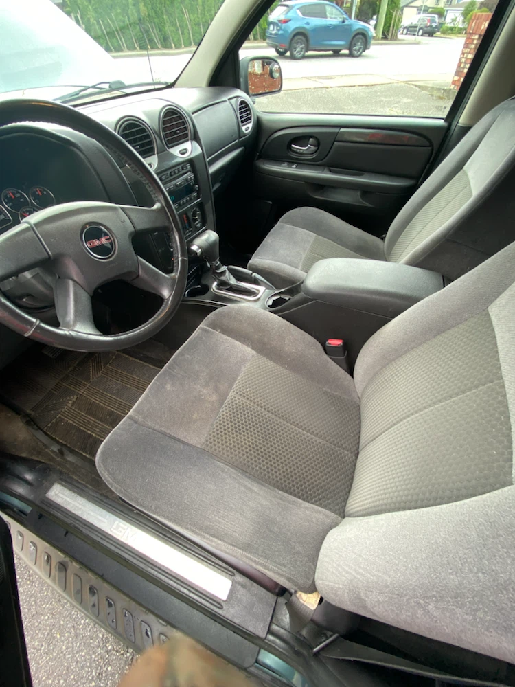 2009 GMC ENVOY SLE 4.2 LITRE 6 CYLINDER LADY DRIVEN - photo 3