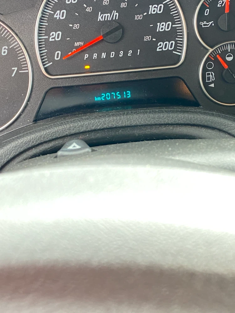 2009 GMC ENVOY SLE 4.2 LITRE 6 CYLINDER LADY DRIVEN - photo 5