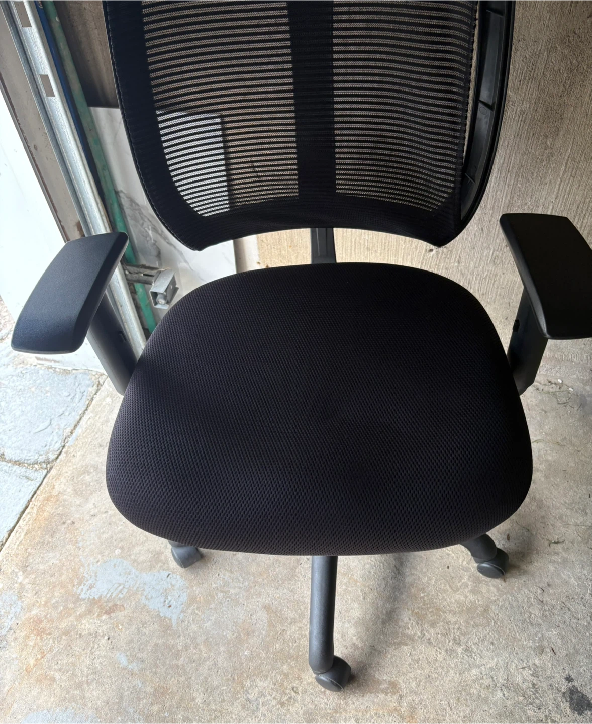 Black Mesh Office Chair - photo 3