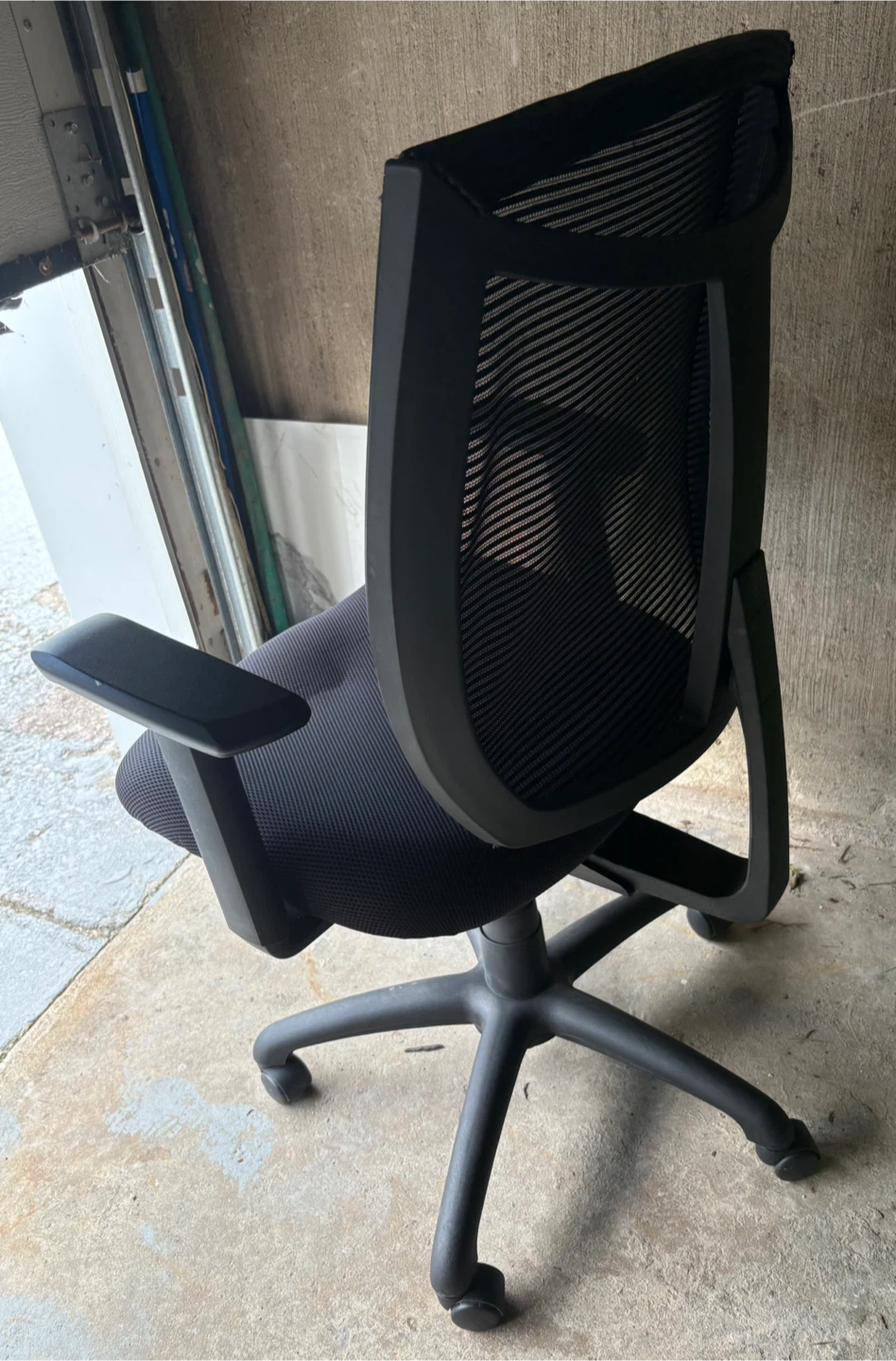 Black Mesh Office Chair - photo 5