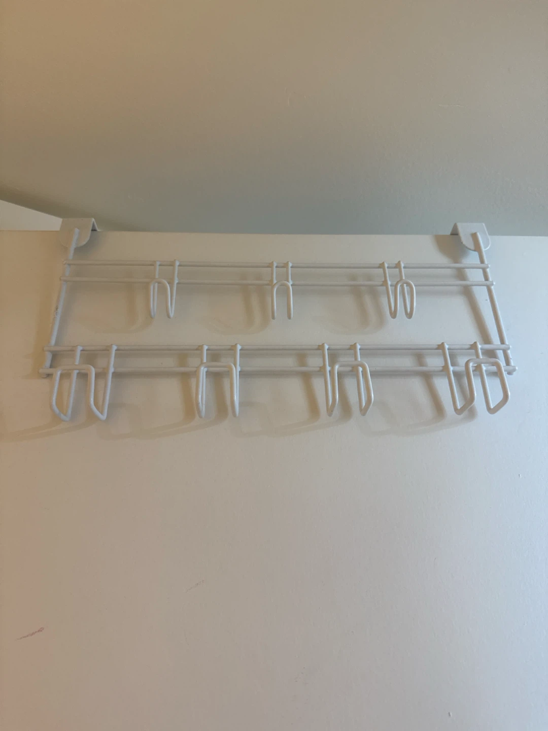 White Metal Over-the-Door Hook Set and bascket - photo 4