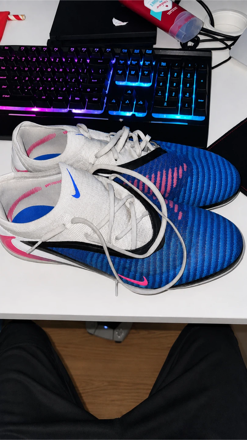Nike Phantom elite Soccer Cleats - photo 4