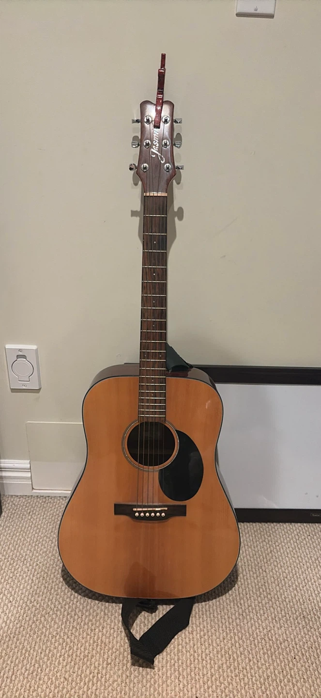 Jasmine JD39 Guitar + Capo