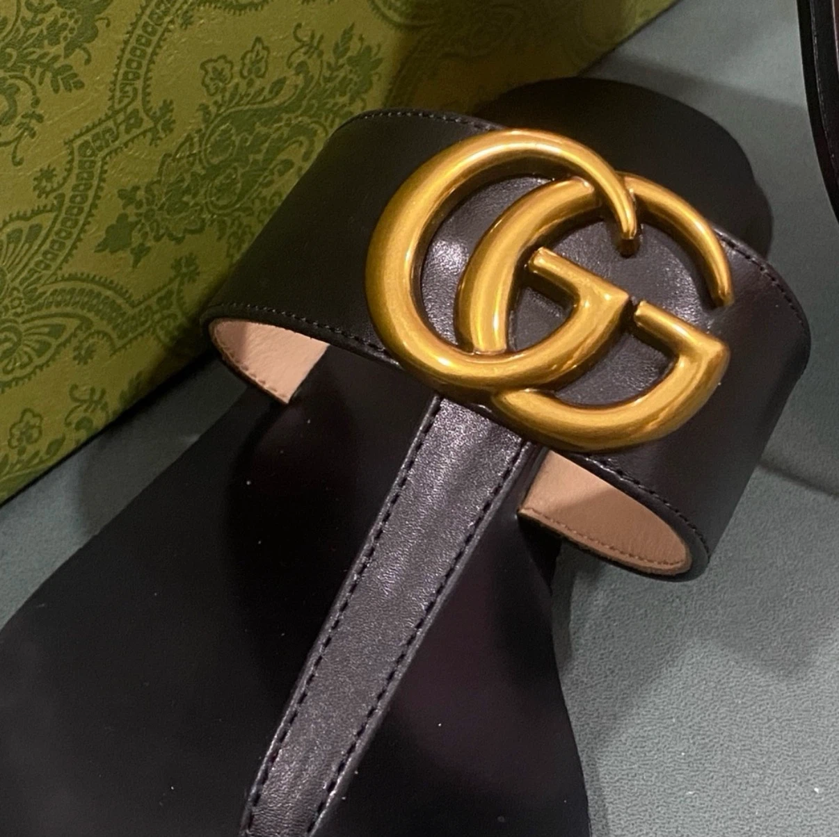 Gucci Black Leather GG Marmont Thong Sandals