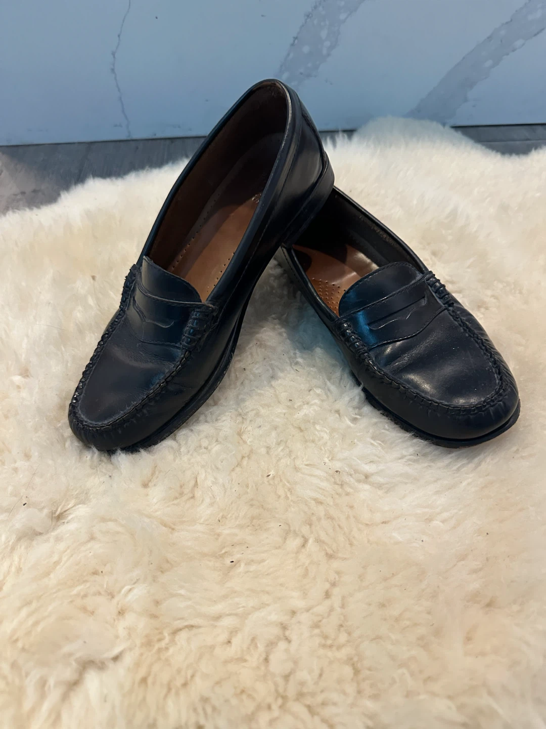 Women’s size 7 G.H. Bass & Co. Weejuns Loafers - photo 3