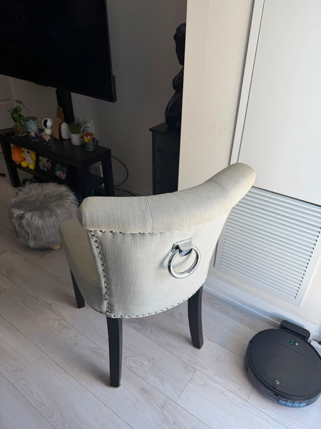 Accent Chair with Ring Pull - photo 3