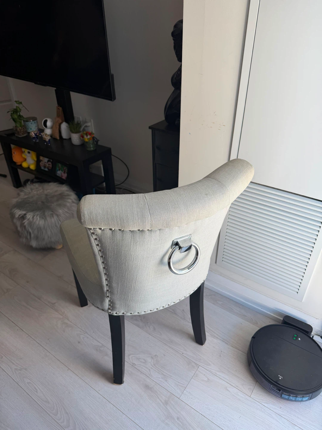Accent Chair with Ring Pull - photo 4
