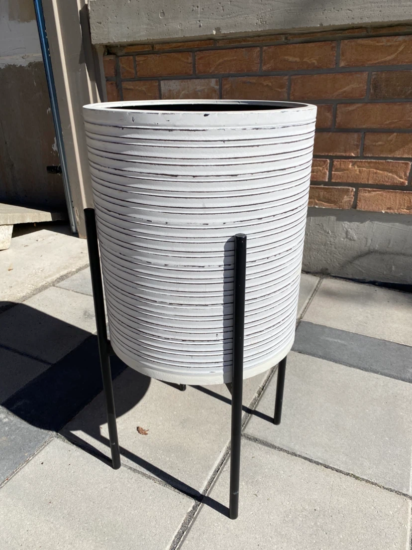 White Ribbed Metal Planter with Stand