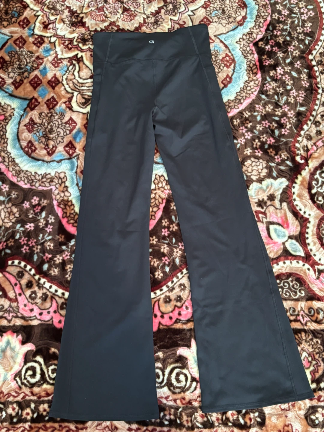 Gap black flare yoga pants - photo 2