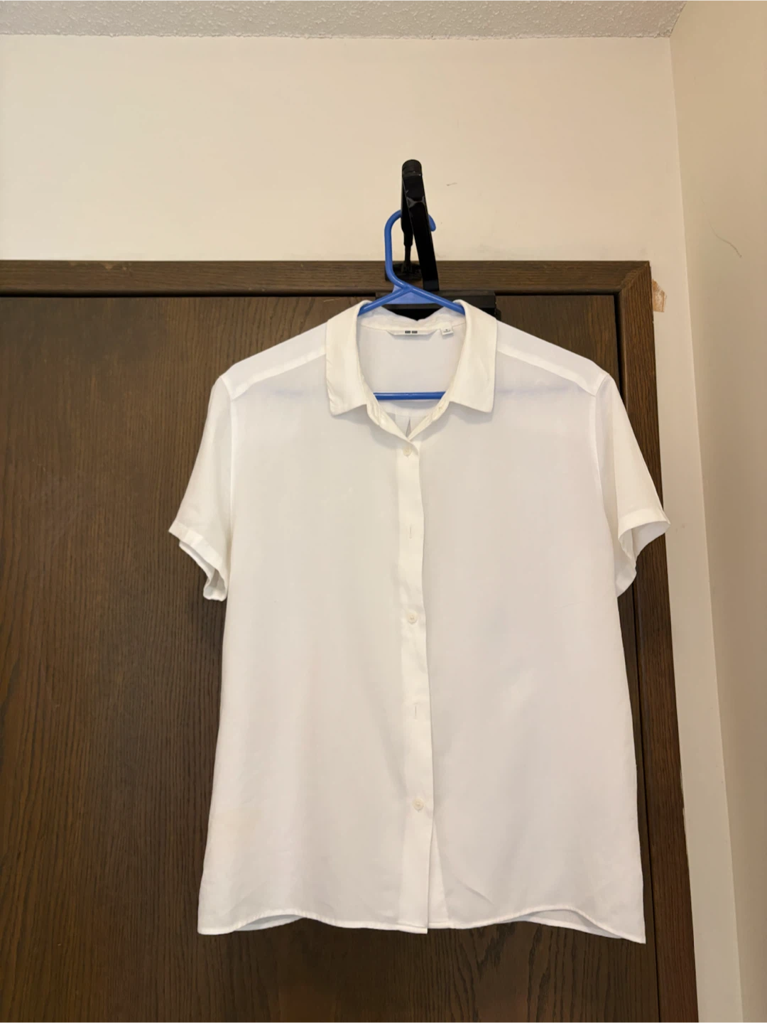 UNIQLO Button-Up Shirt_Small