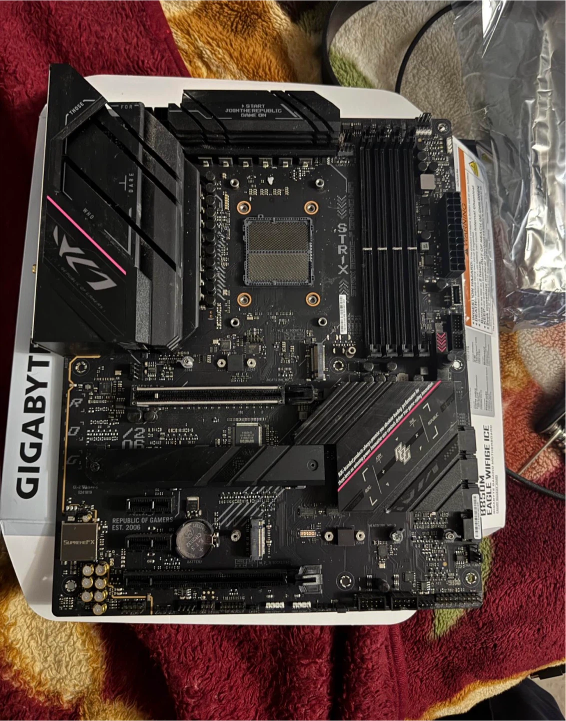 ASUS ROG Strix AM5 Gaming Motherboard - photo 3