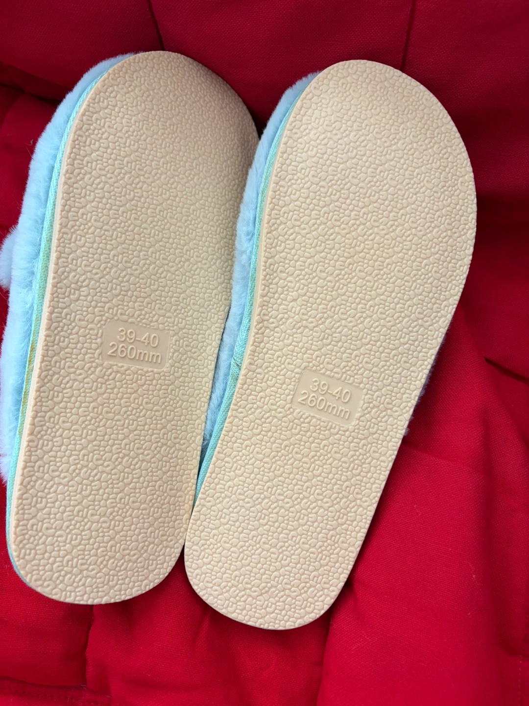 Light blue faux fur house slippers - photo 3