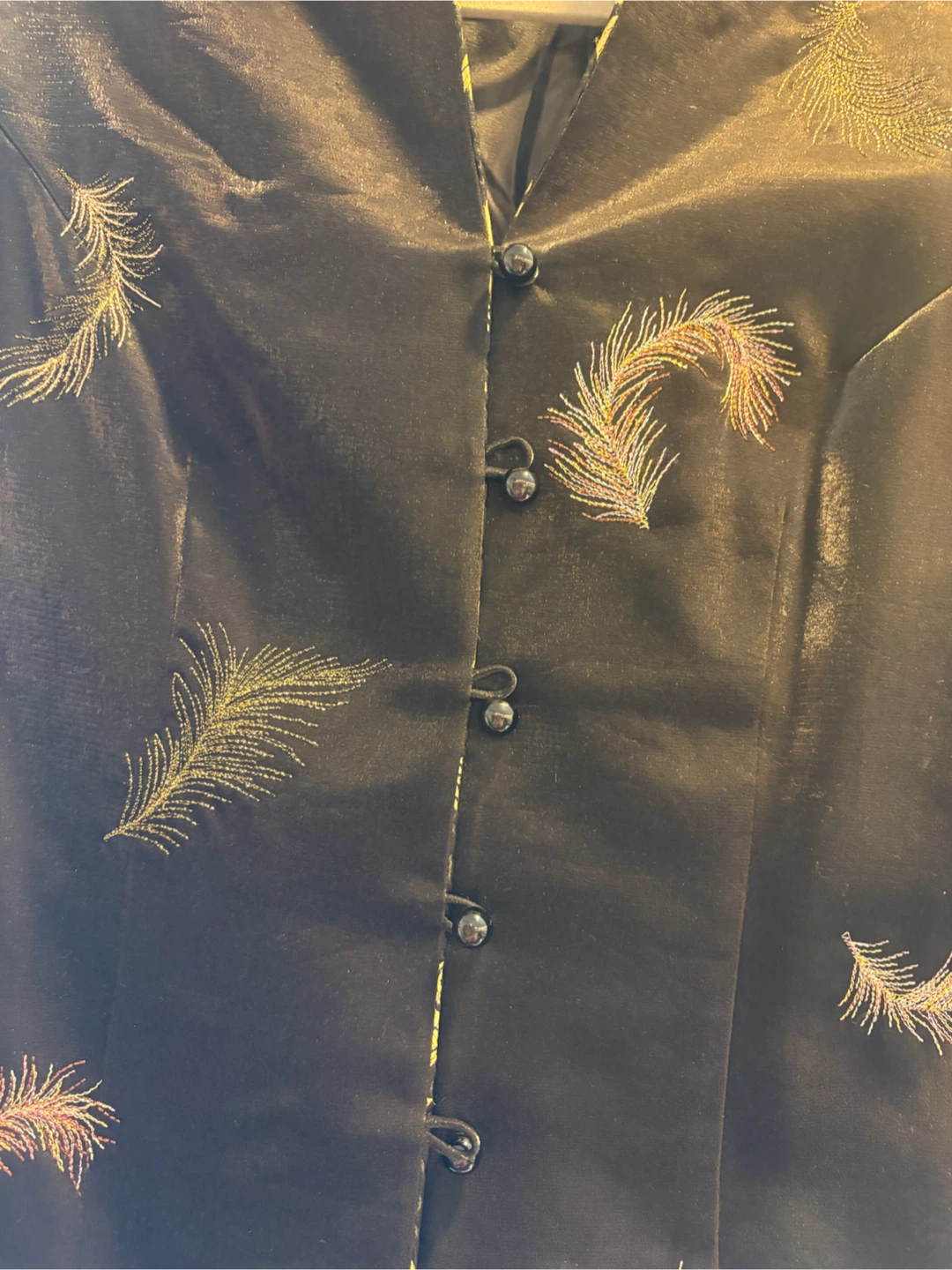 Black embroidered jacket with feather pattern - photo 3