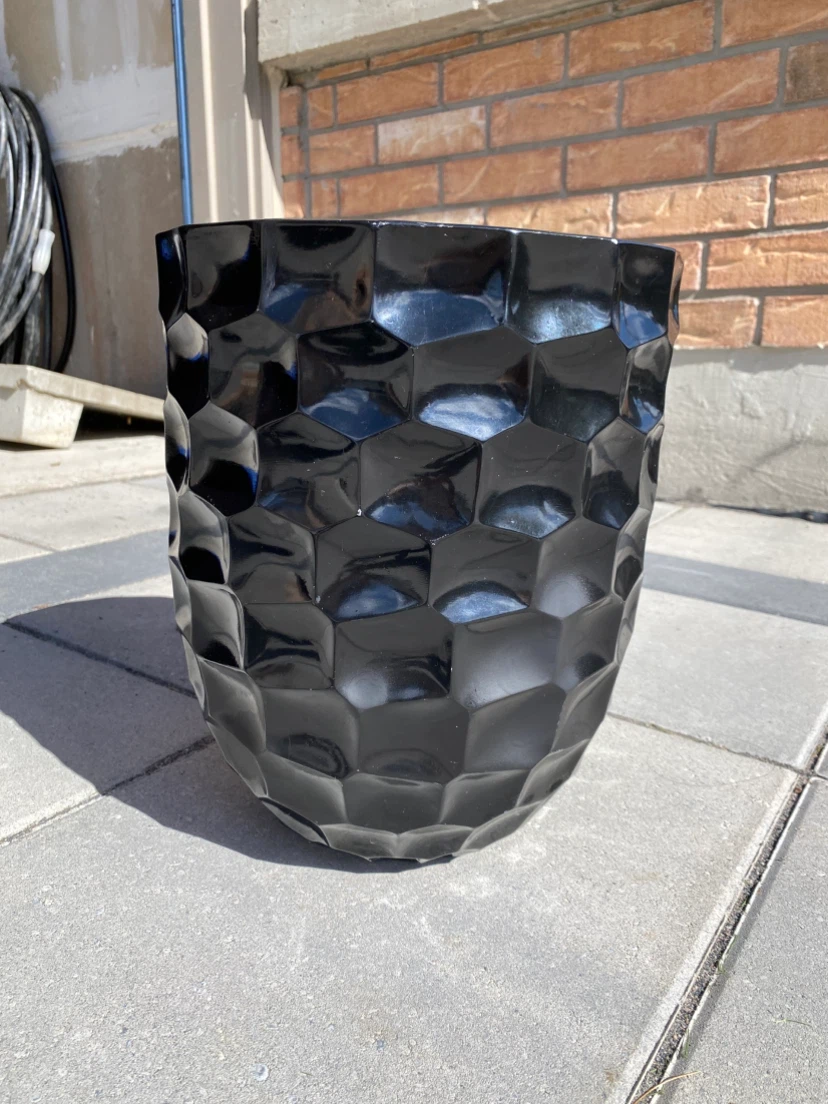 Black Honeycomb Textured Resin Planter