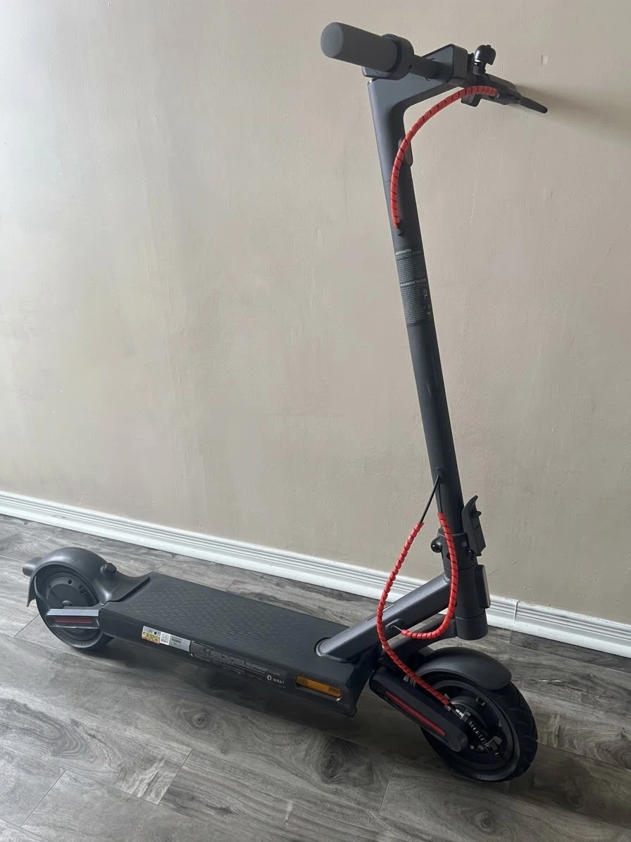 NAVEE S65C Electric Scooter - Dual Suspension (Great Condition