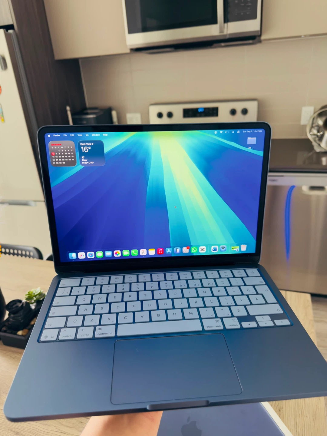 MacBook Neo - photo 2