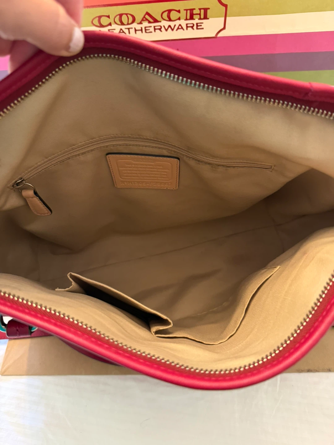 Authentic Coach Peyton Saffiano Leather Pocket Tote (F25667) - photo 3