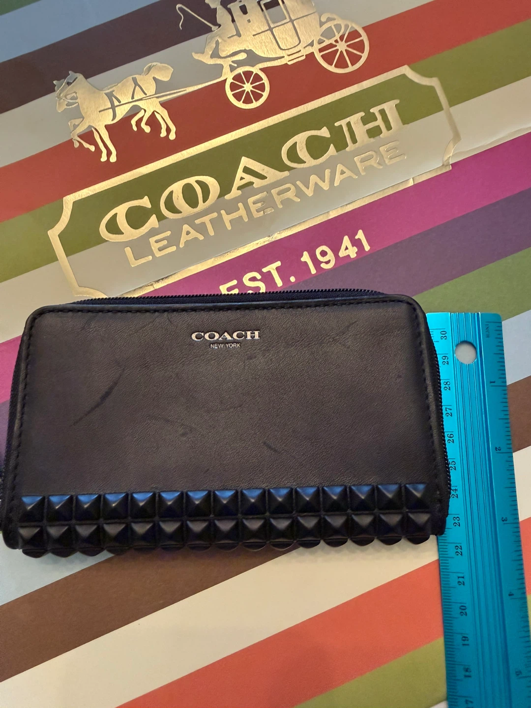 COACH Black Studded Leather wallet, great condition! - photo 2