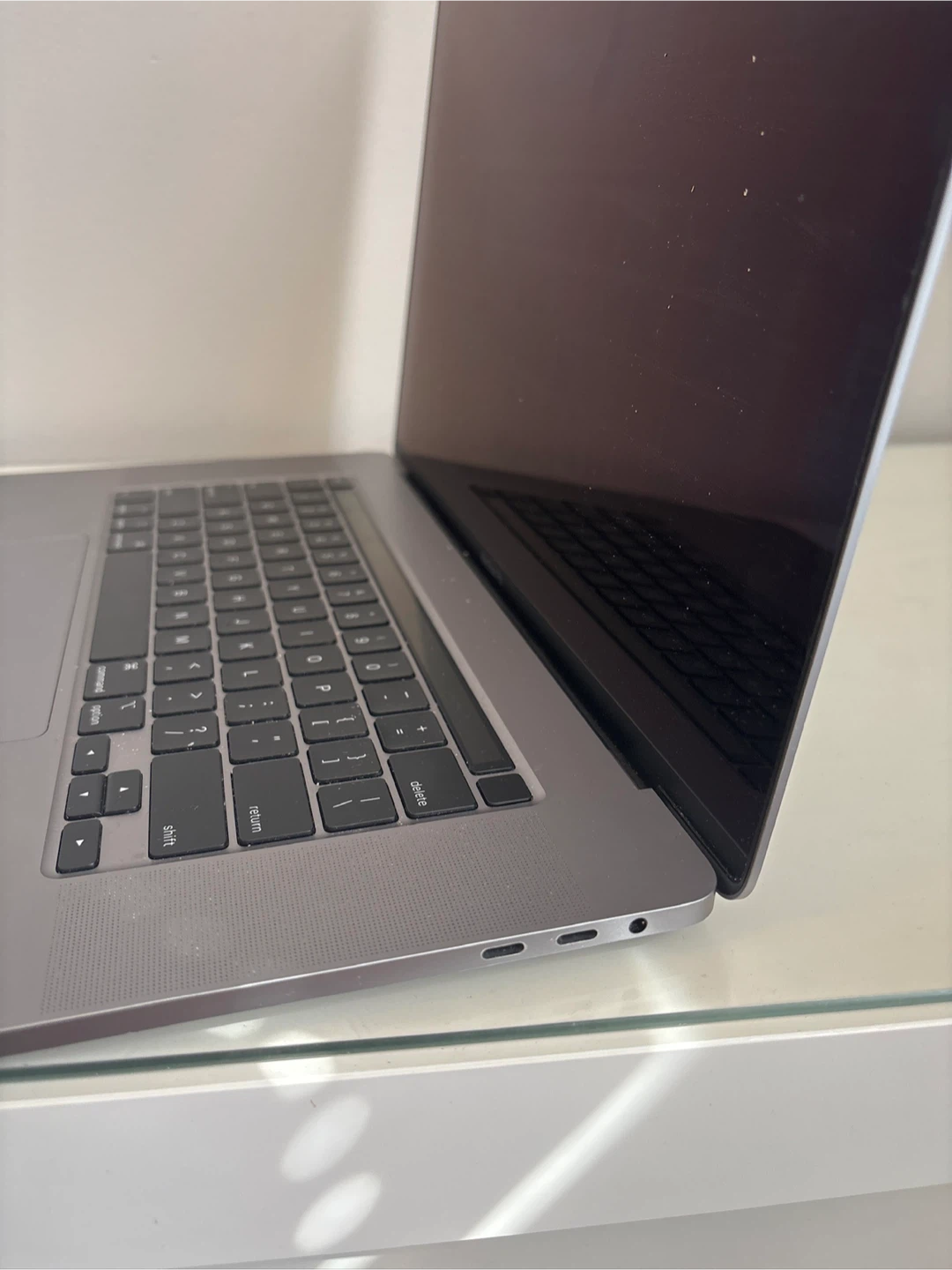 Apple MacBook Pro 16-inch, 2019 - photo 2
